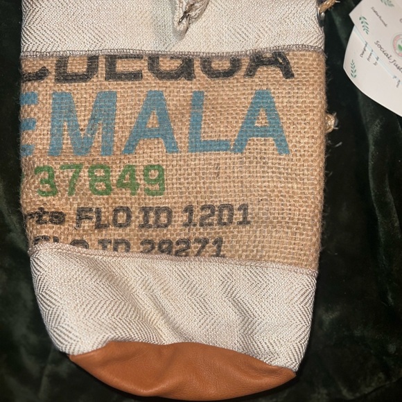 New upcycled tote bag. Canvas and mixed materials. - Picture 5 of 5